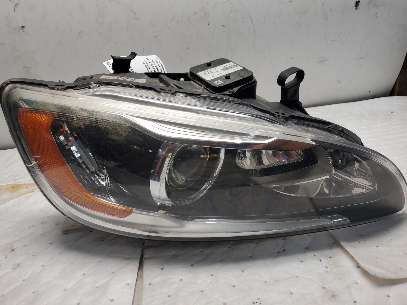 Headlight Assembly for Volvo vehicles