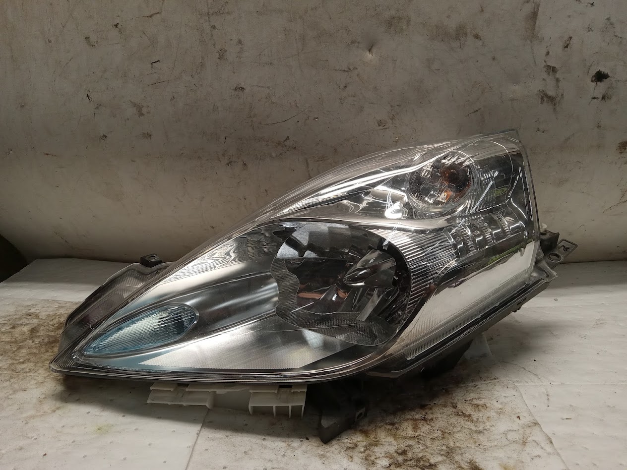 Headlight Assembly for Nissan vehicles