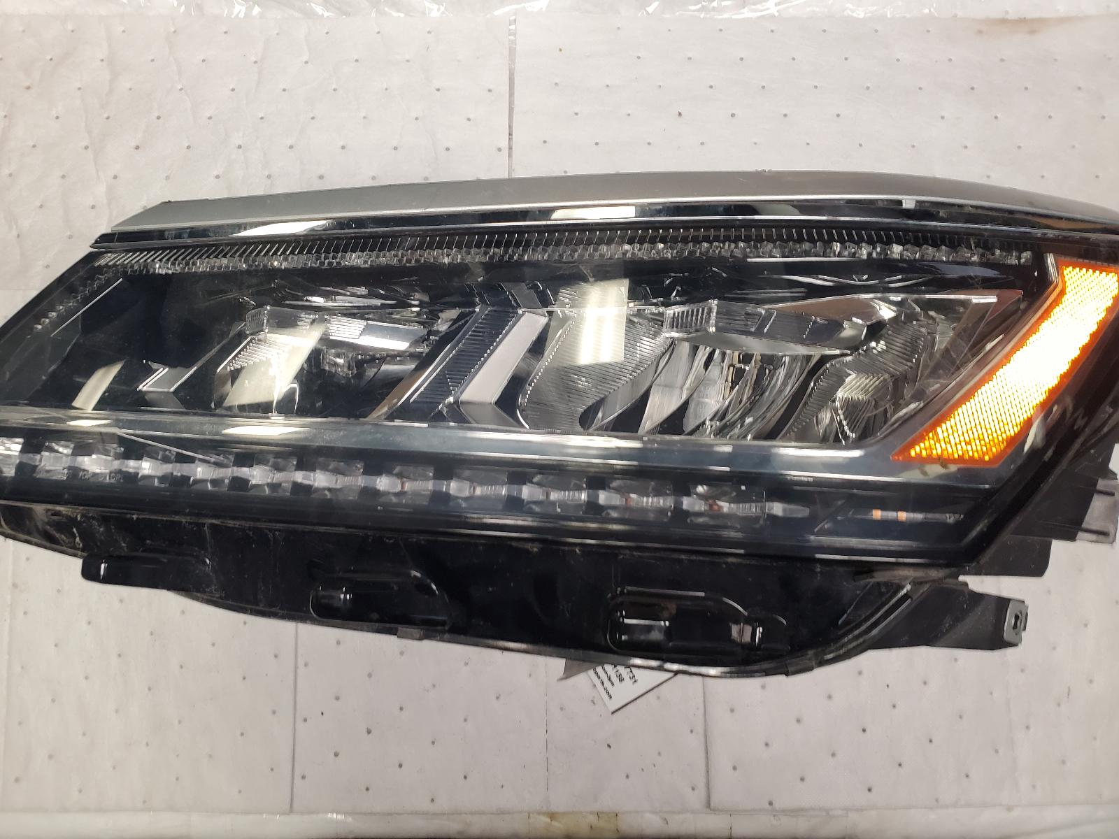 Headlight Assembly for Volkswagen vehicles