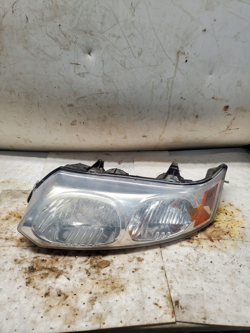 Headlight Assembly for Saturn vehicles