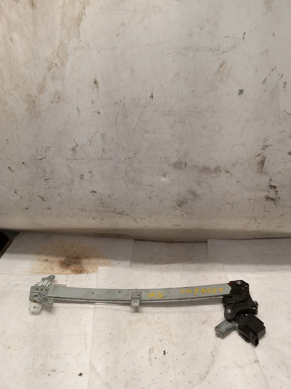 Front Door Window Regulator for Subaru vehicles