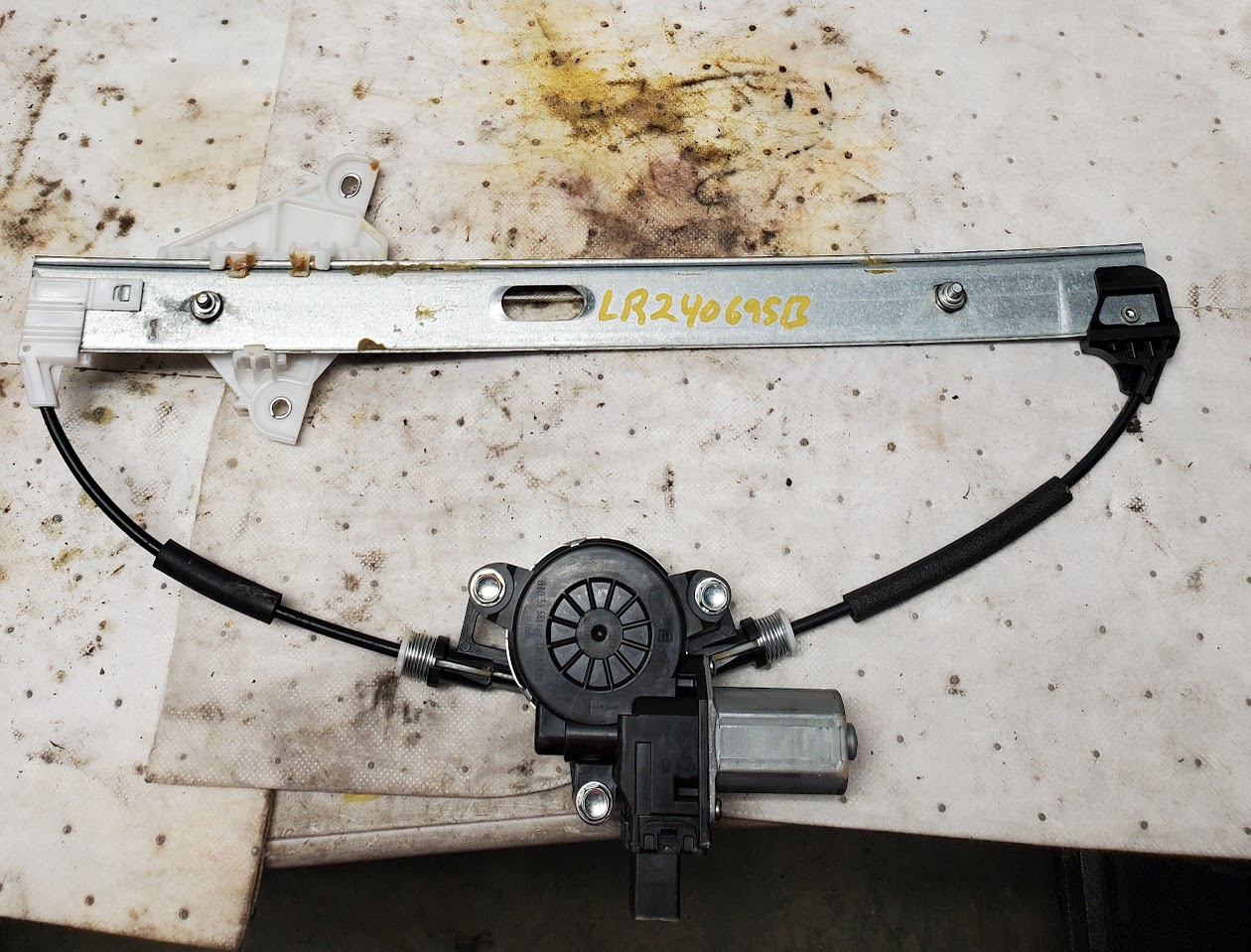 Front Door Window Regulator for Mercedes-Benz vehicles