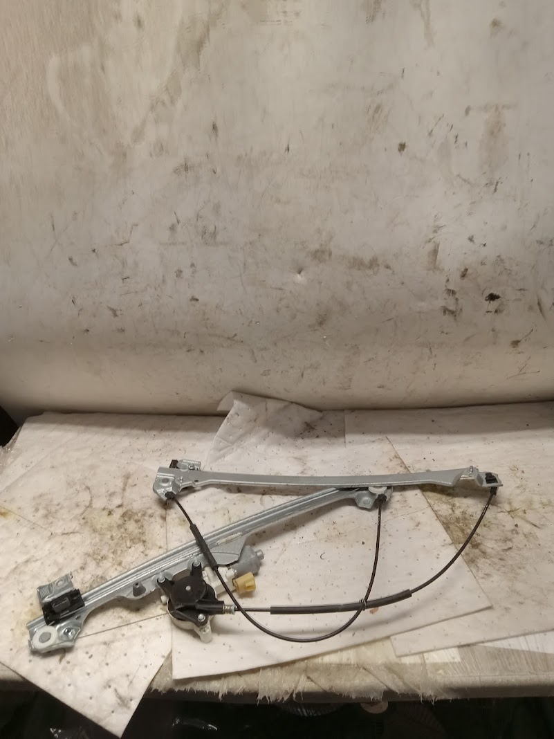 Front Door Window Regulator for Cadillac, Chevrolet and GMC vehicles