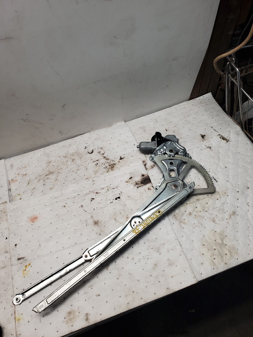 Front Door Window Regulator for Lexus and Toyota vehicles