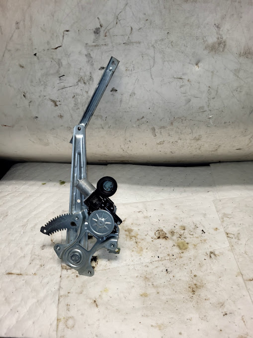 Front Door Window Regulator for Nissan vehicles