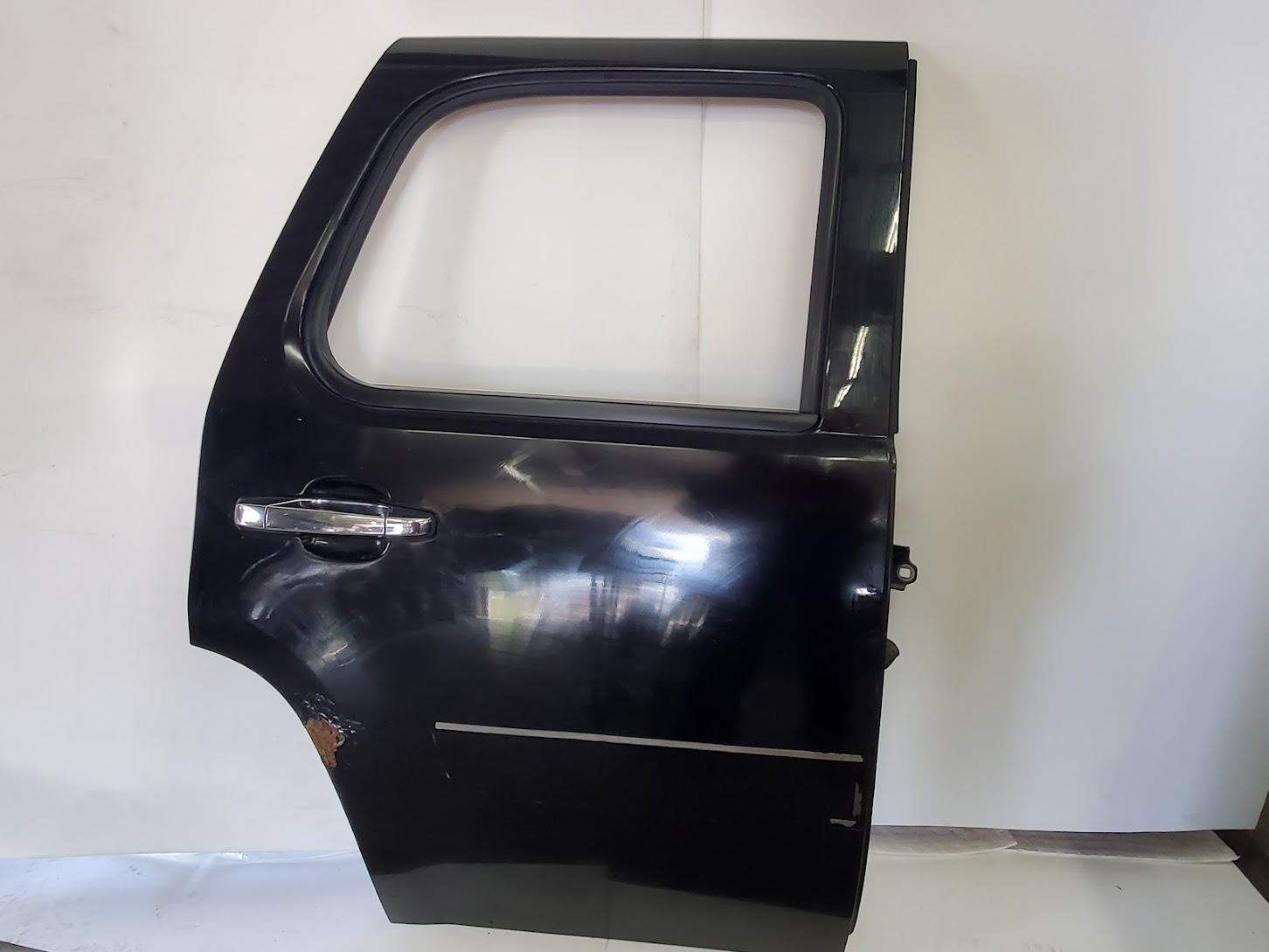 Rear Side Door Assembly for GMC and Chevrolet vehicles