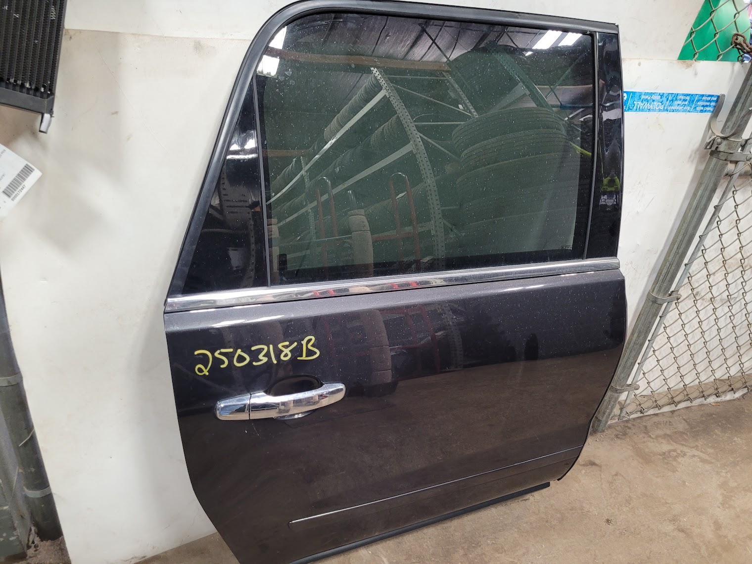 Rear Side Door Assembly for GMC and Saturn vehicles