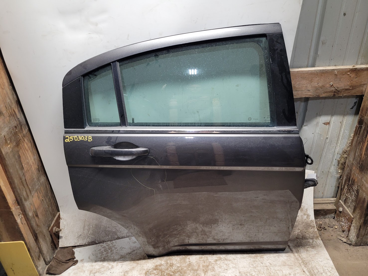 Rear Side Door Assembly for Chrysler vehicles