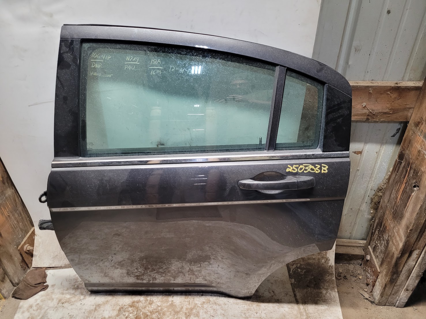 Rear Side Door Assembly for Chrysler vehicles