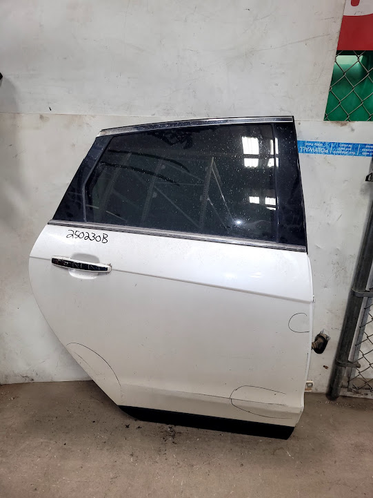 Rear Side Door Assembly for Cadillac vehicles