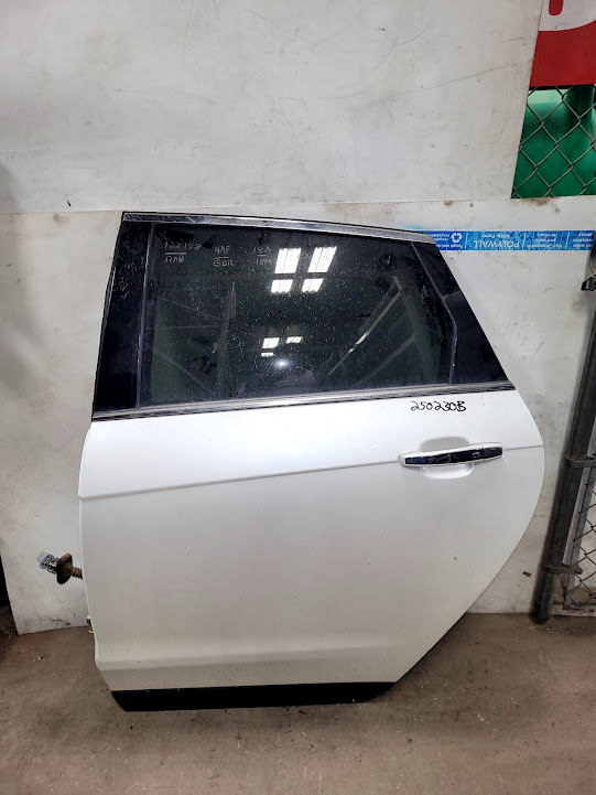 Rear Side Door Assembly for Cadillac vehicles