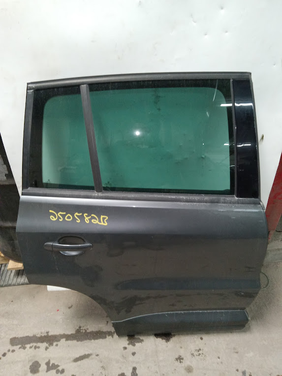 Rear Side Door Assembly for Volkswagen vehicles