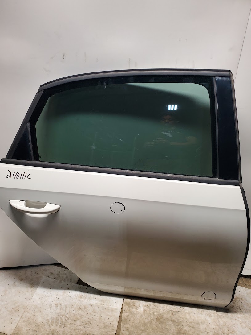 Rear Side Door Assembly for Volkswagen vehicles
