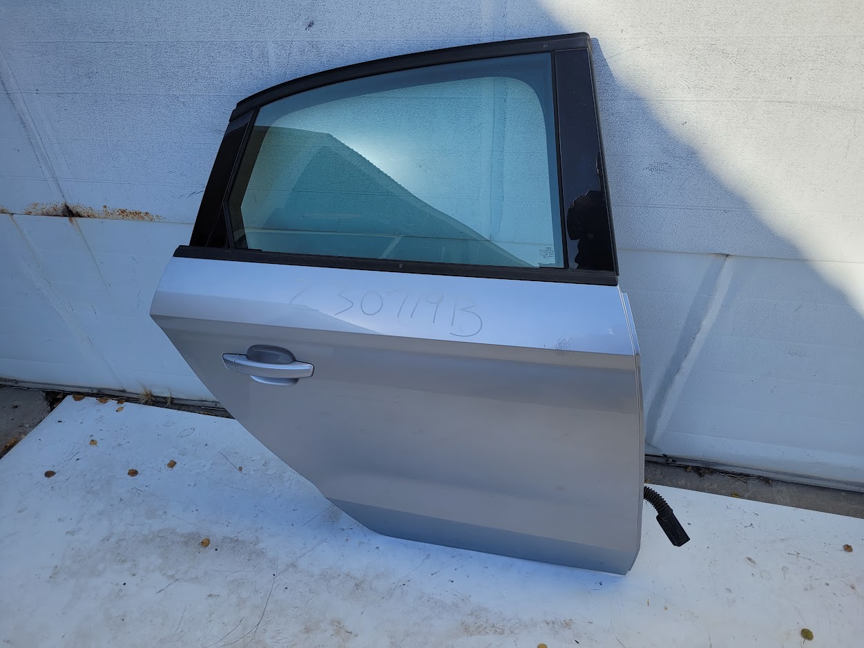 Rear Side Door Assembly for Audi vehicles