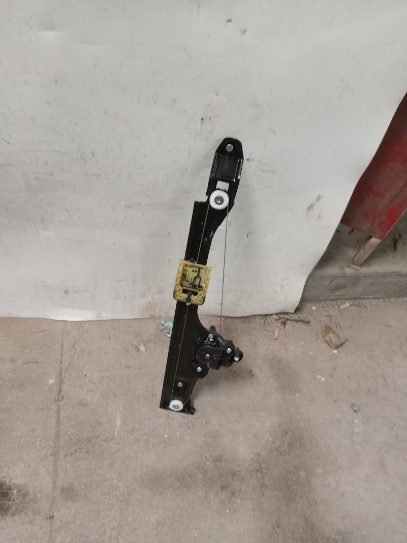 Rear Door Window Regulator for GMC and Chevrolet vehicles