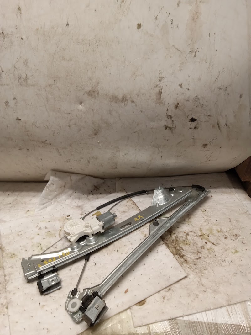 Rear Door Window Regulator for Pontiac and Chevrolet vehicles