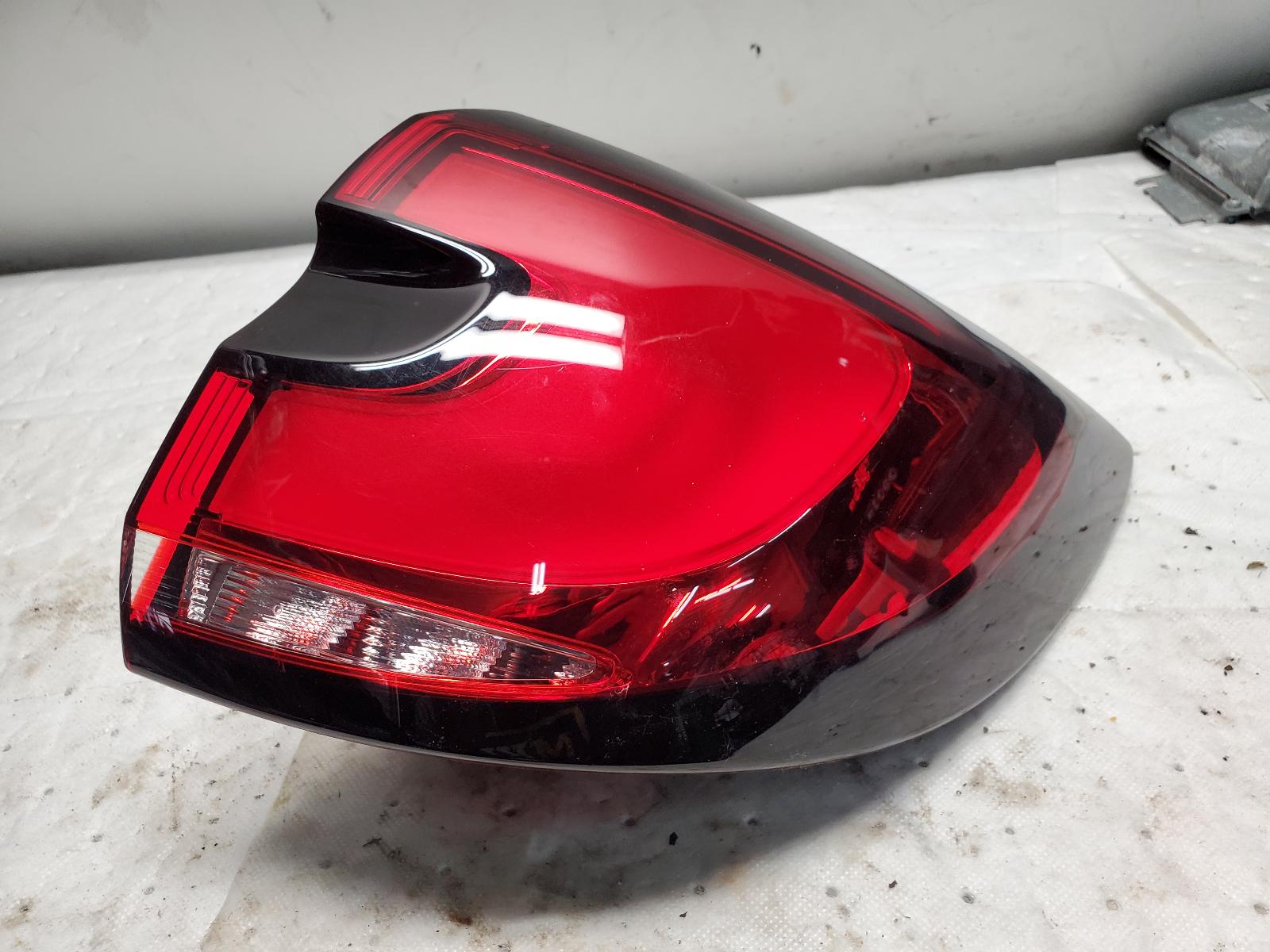 Taillight Assembly for Chrysler vehicles
