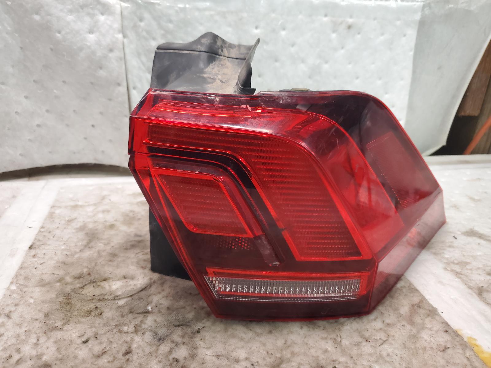 Taillight Assembly for Volkswagen vehicles