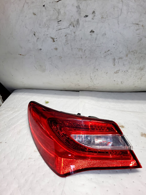 Taillight Assembly for Chrysler vehicles