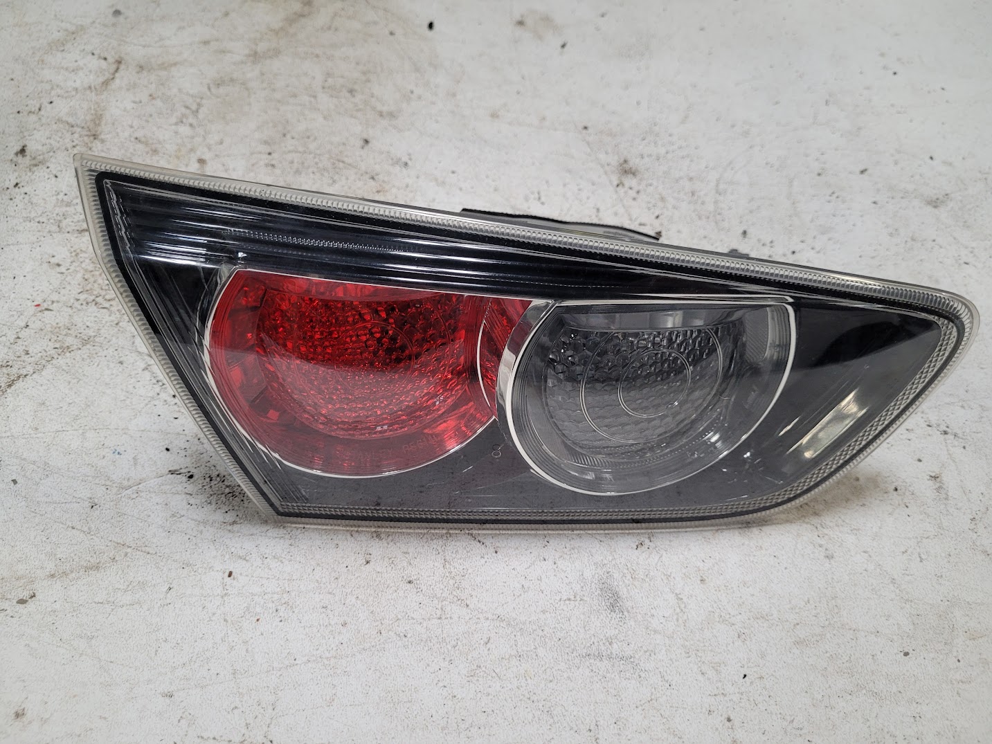 Taillight Assembly for Mitsubishi vehicles