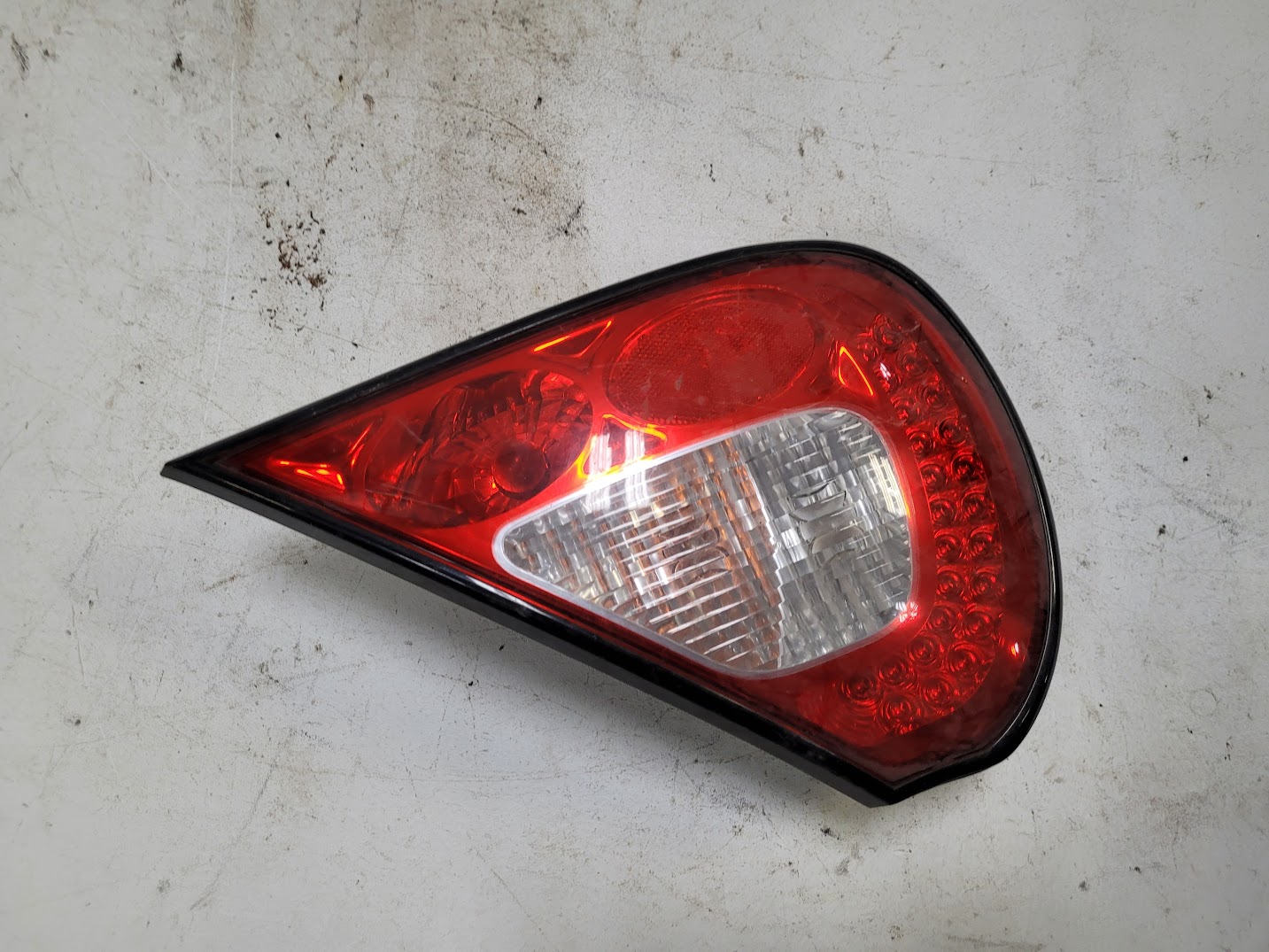 Taillight Assembly for Jaguar vehicles