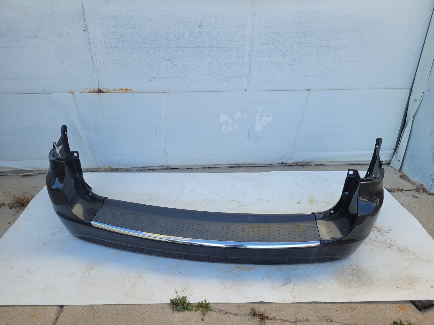 Rear Bumper Assembly for Chrysler vehicles