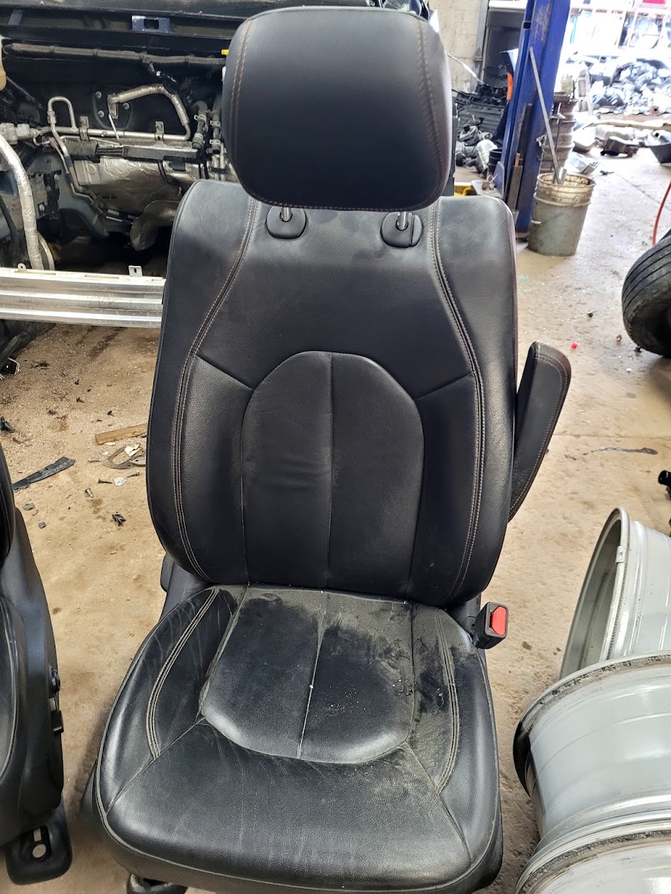 Front Seat for Chrysler vehicles