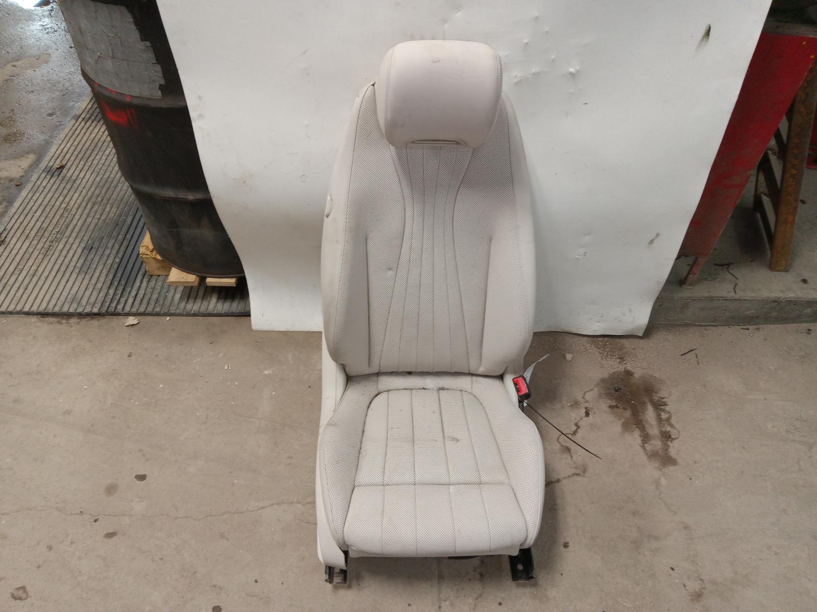 Front Seat for Mercedes-Benz vehicles