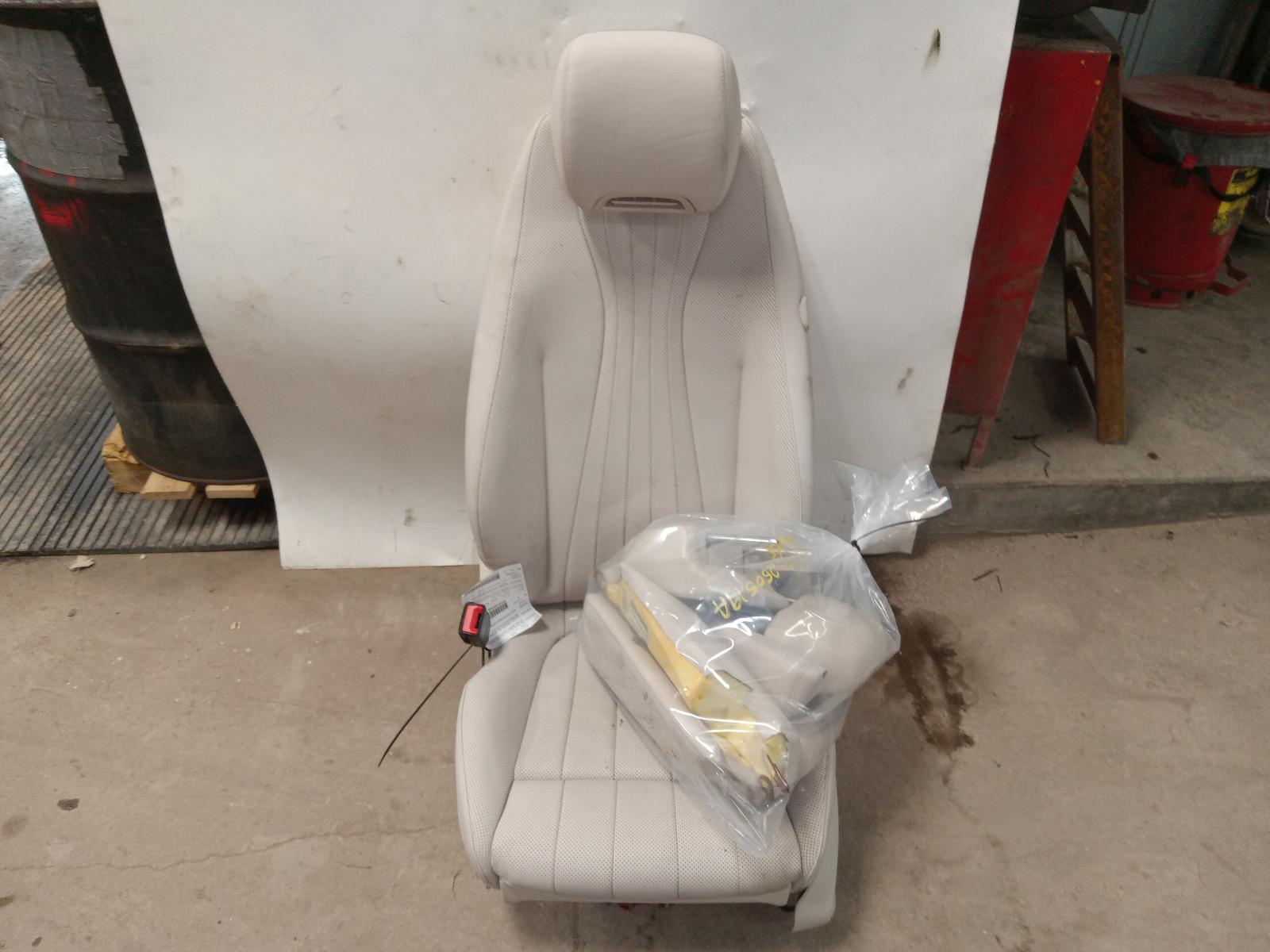 Front Seat for Mercedes-Benz vehicles