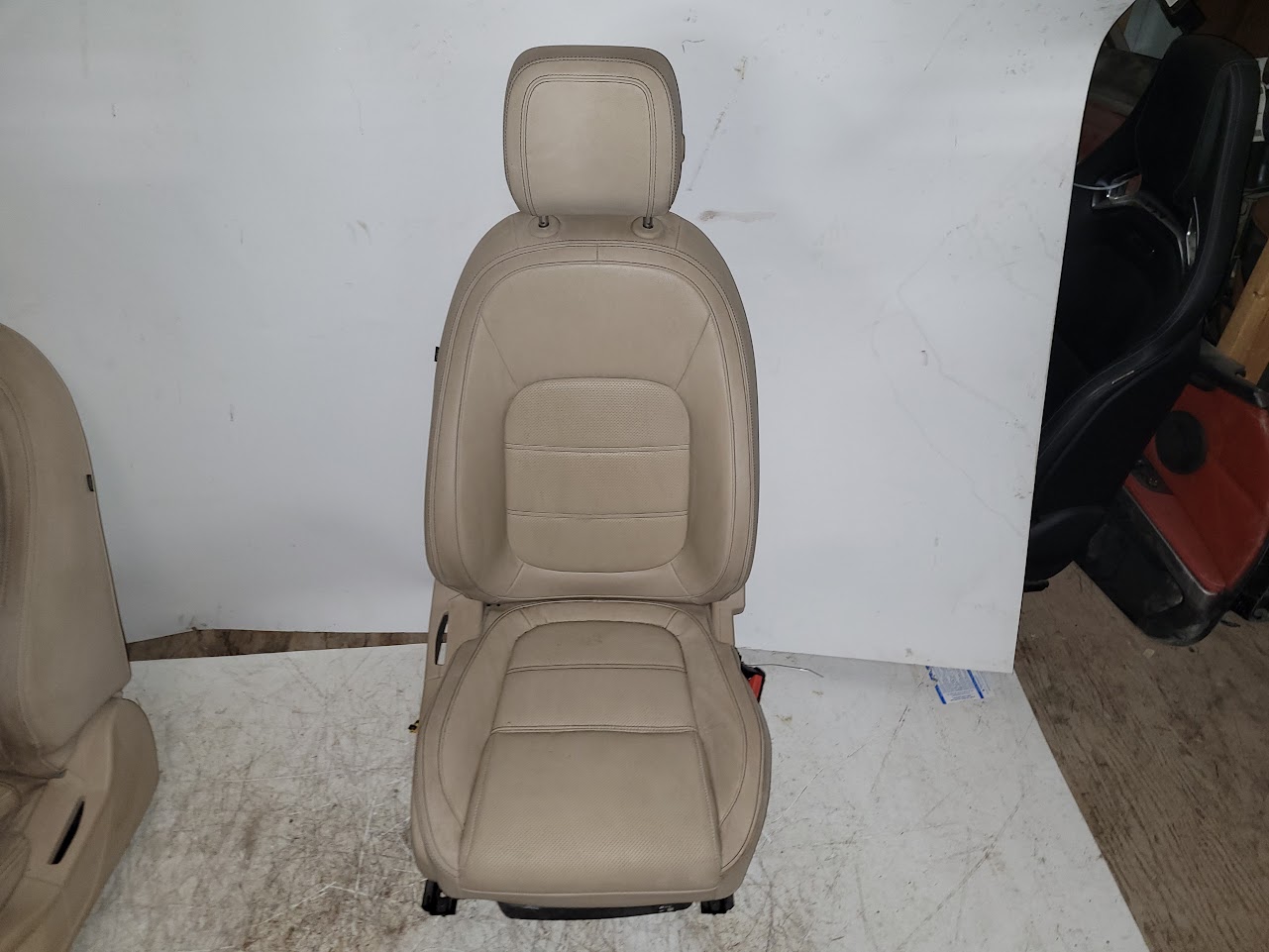 Front Seat for Jaguar vehicles