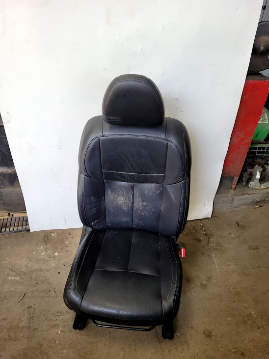 Front Seat for Nissan vehicles