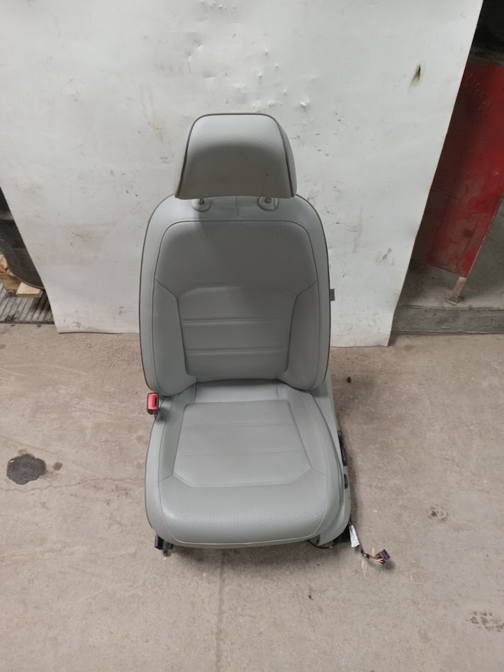 Front Seat for Volkswagen vehicles