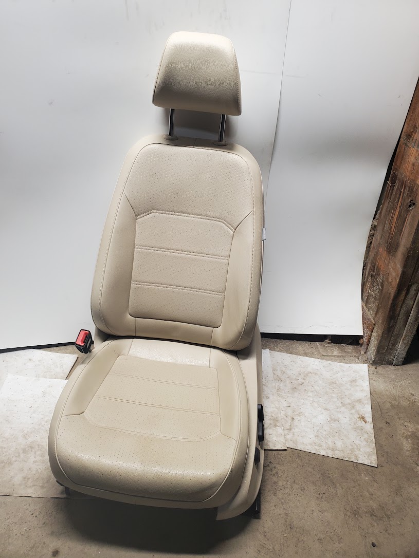 Front Seat for Volkswagen vehicles