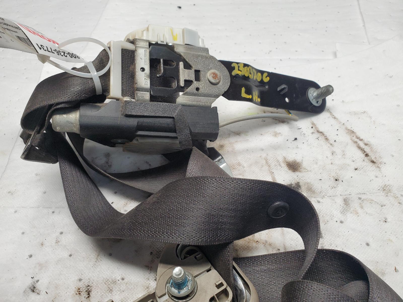 Front Seat Belt for GMC, Cadillac and Chevrolet vehicles