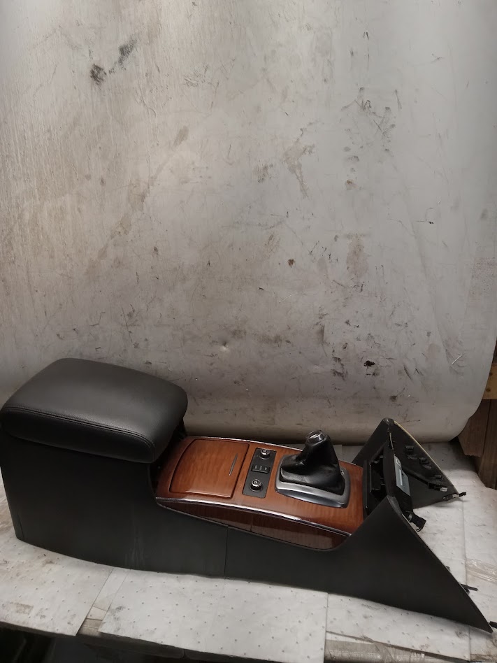 Front Console for Infiniti vehicles