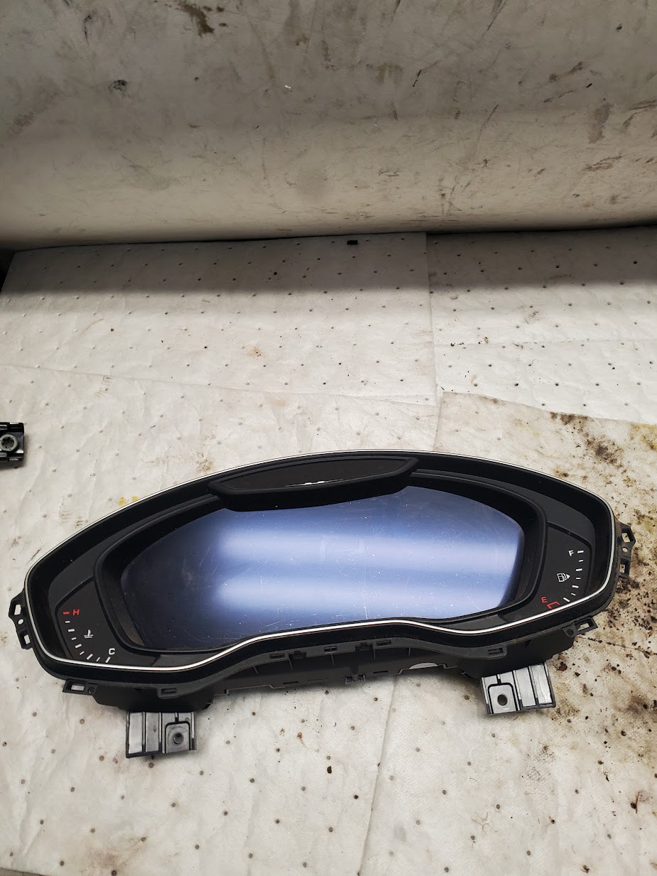 Speedometer Cluster for Audi vehicles