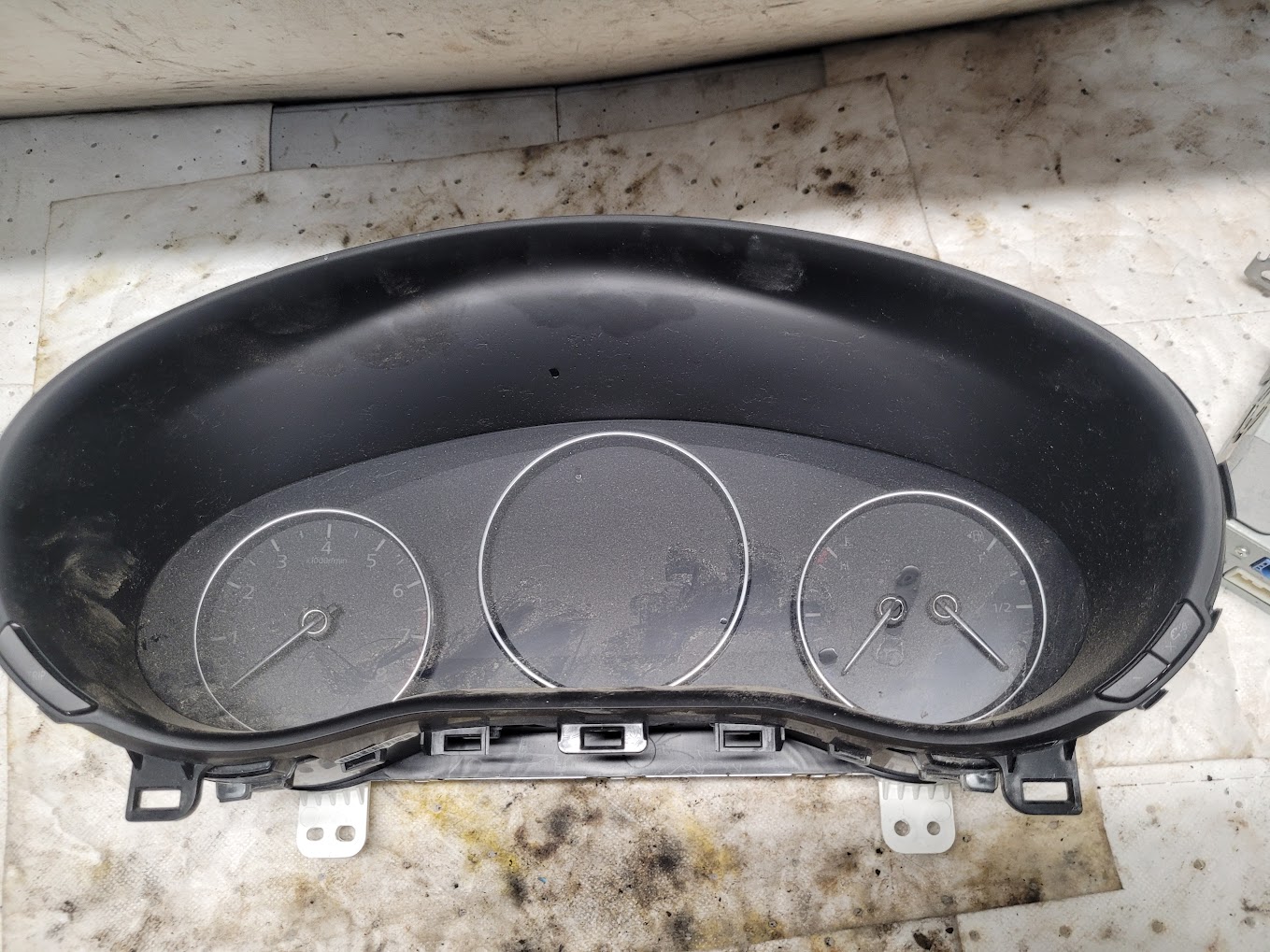 Speedometer Cluster for Mazda vehicles