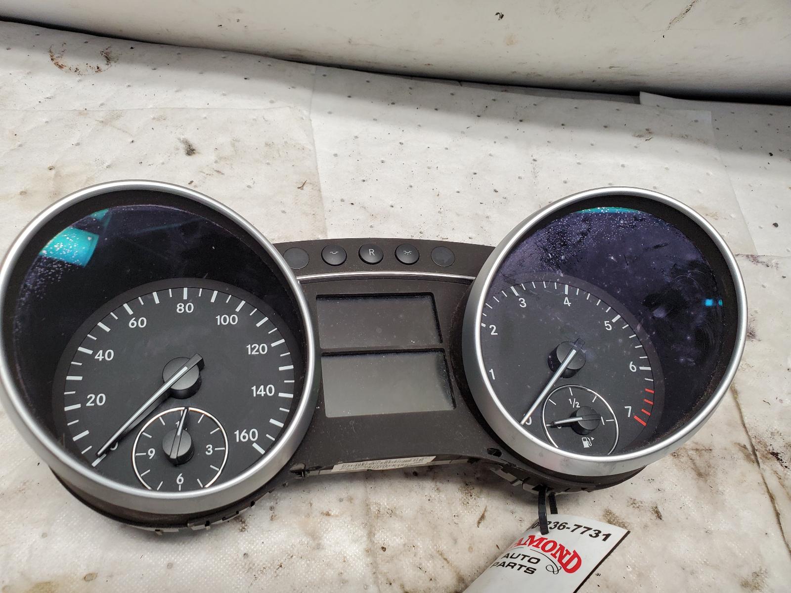 Speedometer Cluster for Mercedes-Benz vehicles
