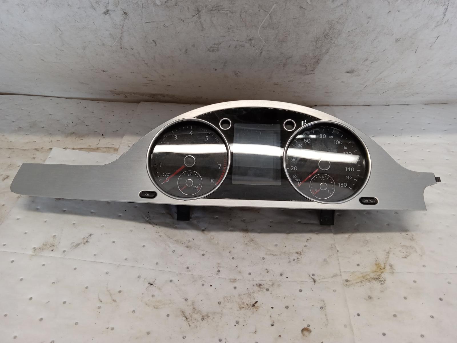 Speedometer Cluster for Volkswagen vehicles