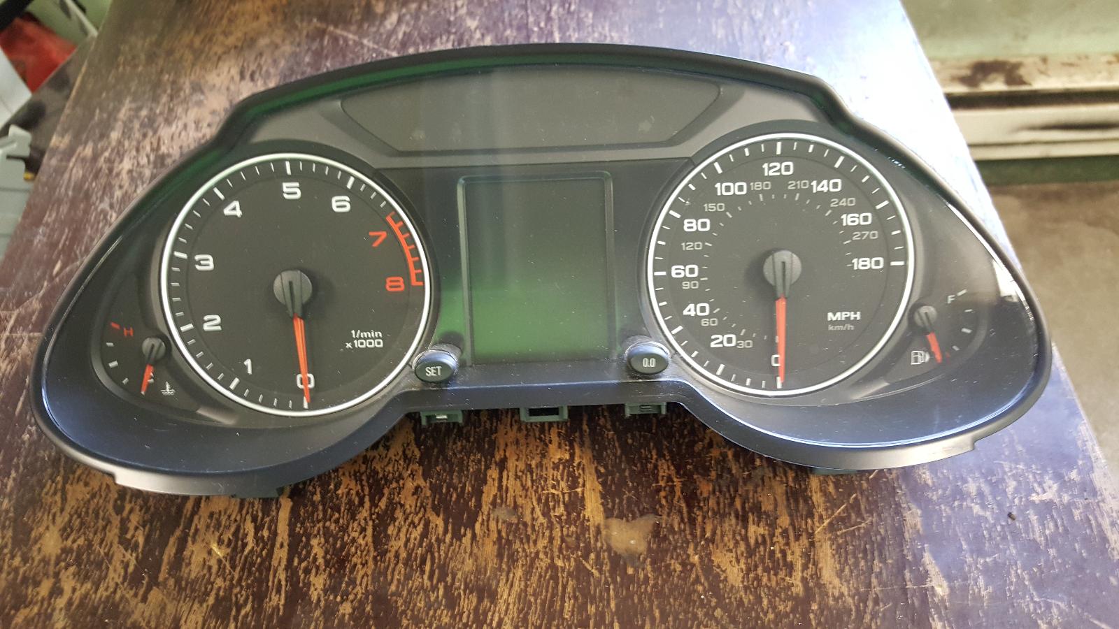 Speedometer Cluster for Audi vehicles
