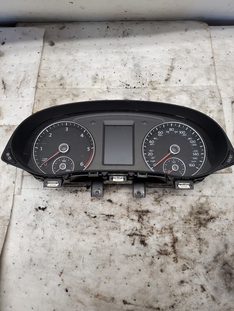 Speedometer Cluster for Volkswagen vehicles