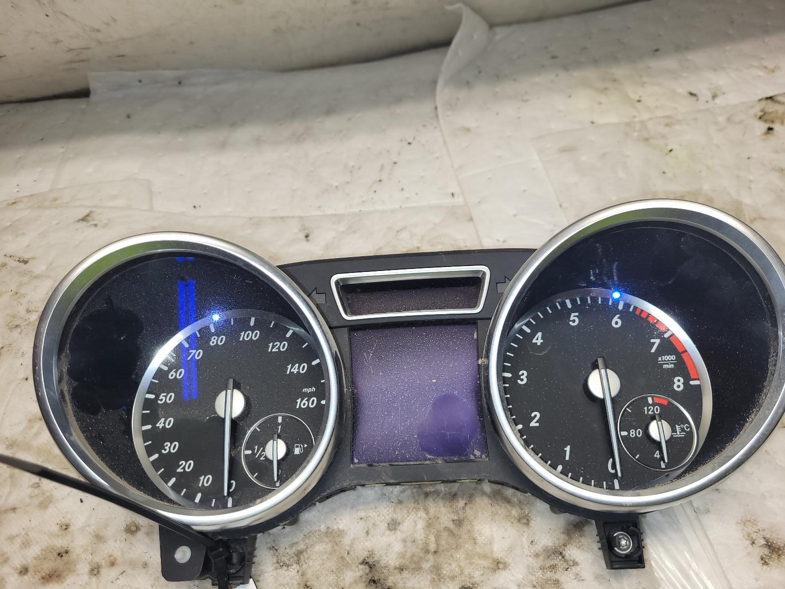 Speedometer Cluster for Mercedes-Benz vehicles