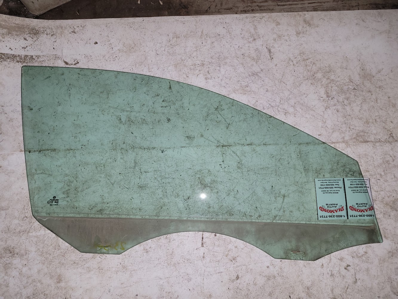 Front Door Glass for Volkswagen vehicles