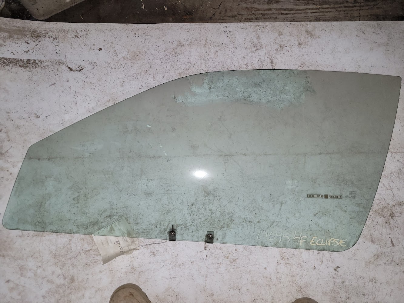 Front Door Glass for Mitsubishi, Plymouth and Eagle vehicles