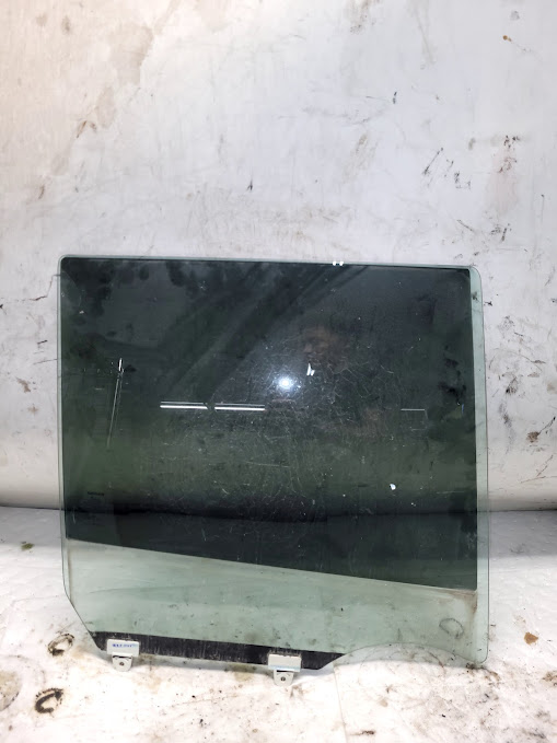 Rear Door Glass for Nissan vehicles
