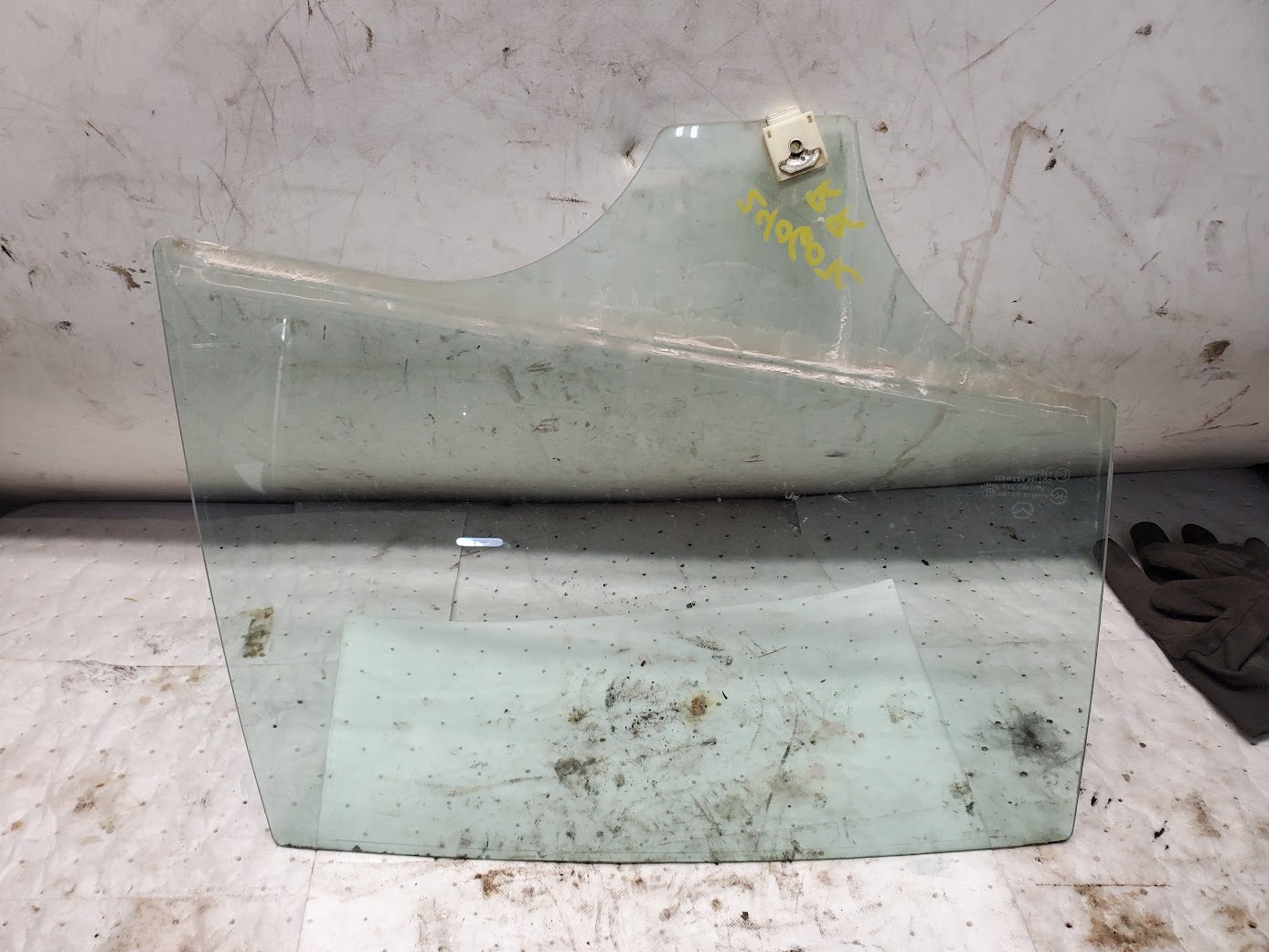 Rear Door Glass for Mazda vehicles