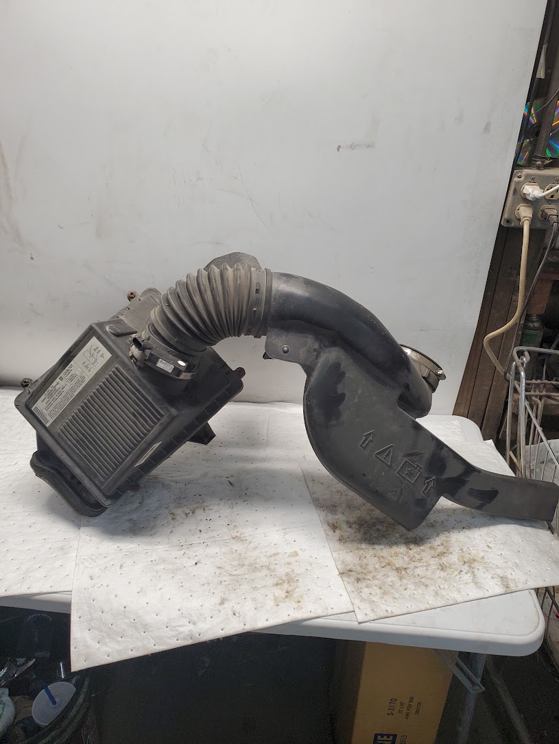 Air Cleaner Box for Chevrolet, GMC and Cadillac vehicles