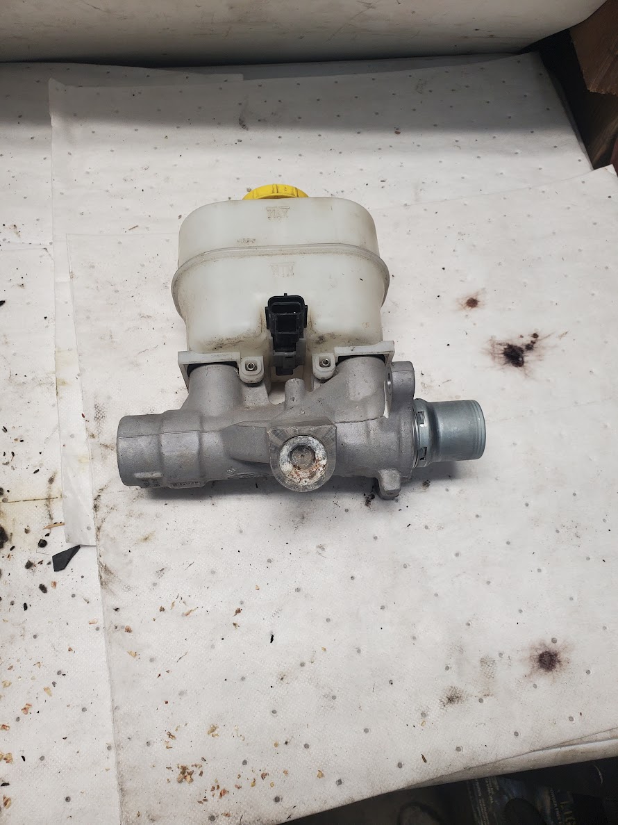 Master Cylinder for Ford and Lincoln vehicles