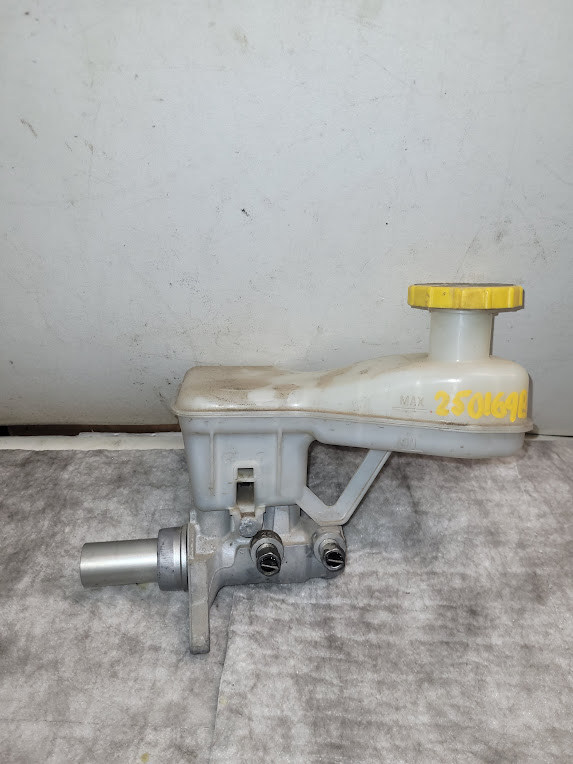 Master Cylinder for Chrysler, Plymouth and Dodge vehicles