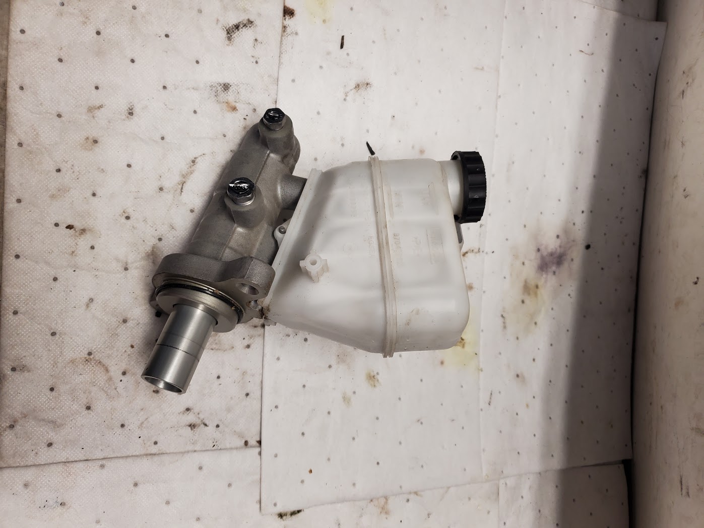 Master Cylinder for Ford vehicles